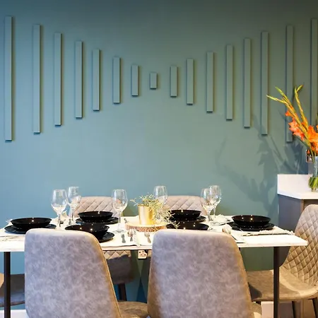 Lejlighed Bright 2-bed - Park Square - Centre