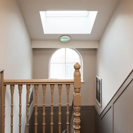 Bright 2-bed - Park Square - Centre Lejlighed *