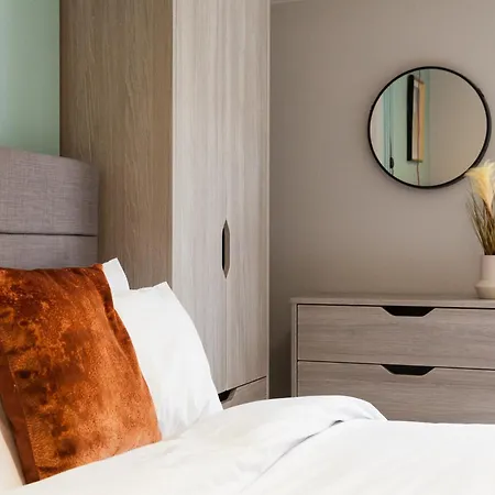 2 Bedroom Flat - Long Term Rates- Contractors-professionals-relocation 公寓