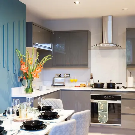 2 Bedroom Flat - Long Term Rates- Contractors-professionals-relocation 公寓