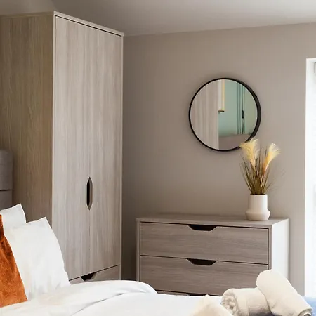 2 Bedroom Flat - Long Term Rates- Contractors-professionals-relocation 公寓 利兹