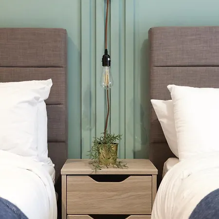 2 Bedroom Flat - Long Term Rates- Contractors-professionals-relocation *