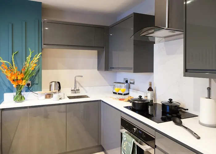 Lägenhet Bright 2-bed - Park Square - Centre