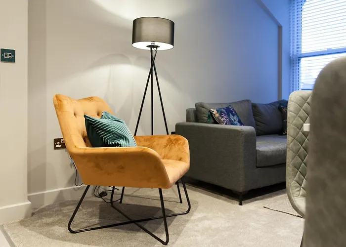 Lägenhet Bright 2-bed - Park Square - Centre *